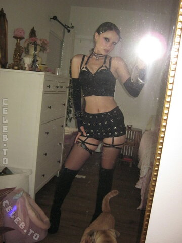 beebee nude photo 201
