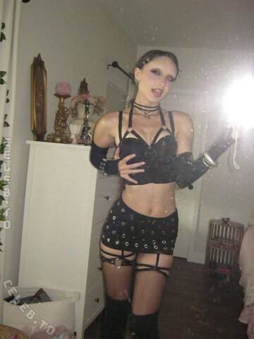 beebee nude photo 199