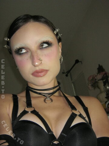beebee nude photo 193
