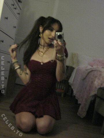 beebee nude photo 118