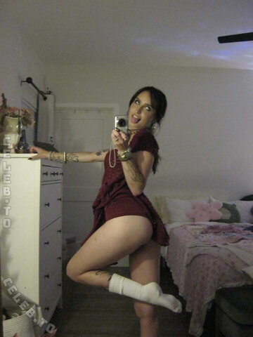 beebee nude photo 102