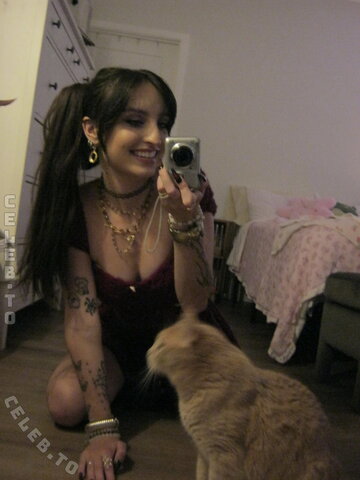 beebee nude photo 82