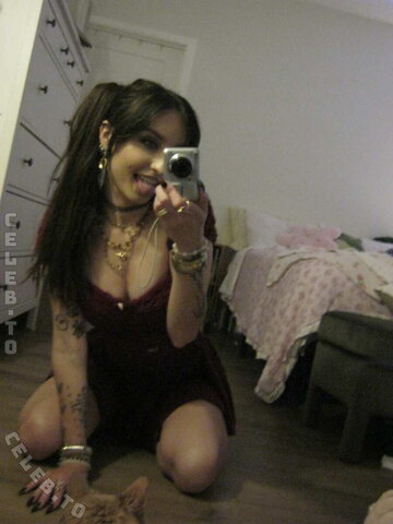 beebee nude photo 81