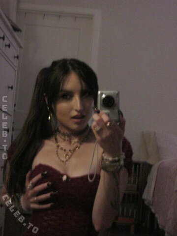 beebee nude photo 80