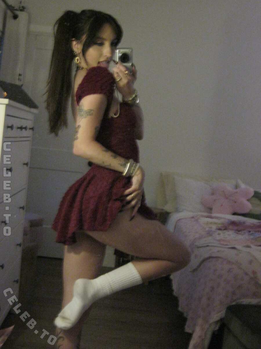 beebee nude photo 5