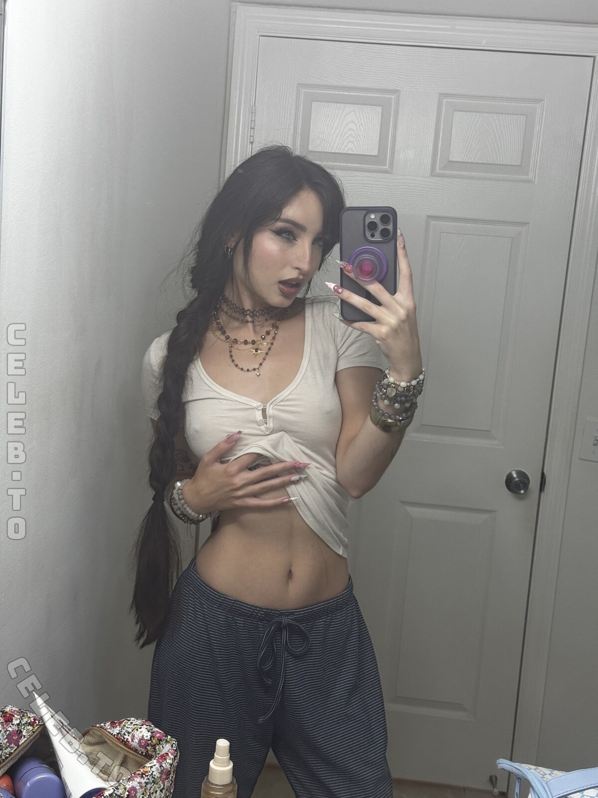 beebee nude photo 3