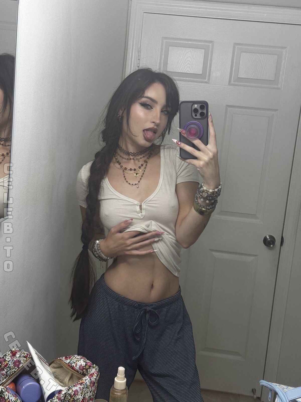 beebee nude photo 5