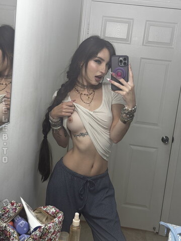 beebee nude photo 57