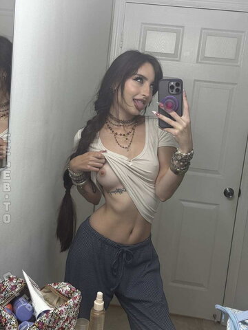 beebee nude photo 55