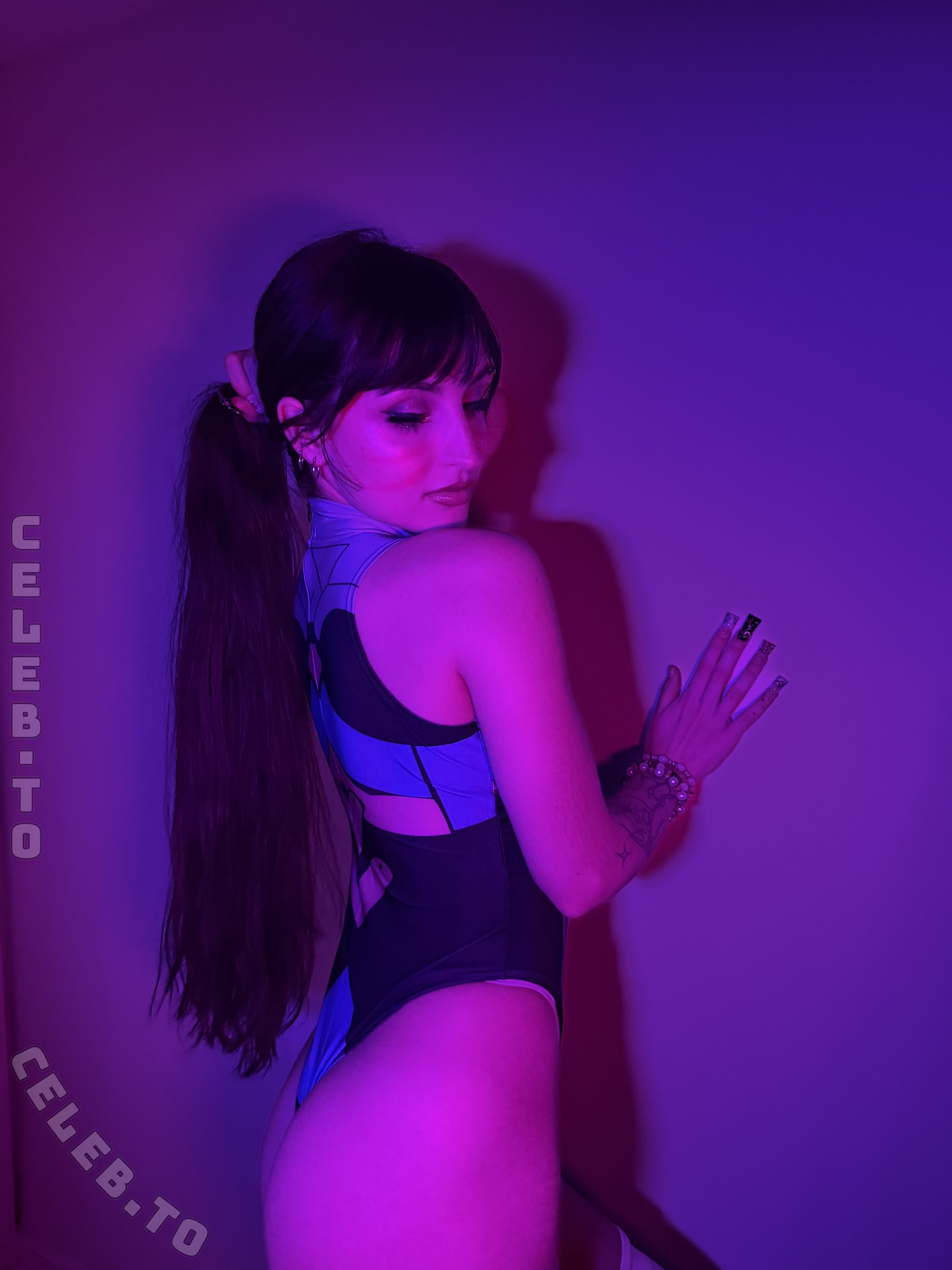 beebee nude photo 2