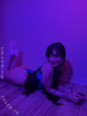 beebee nude photo 34