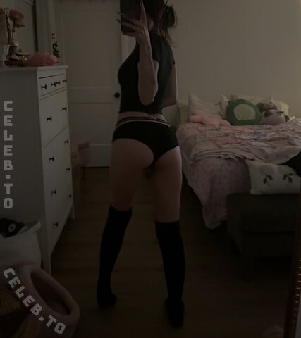 beebee nude photo 24