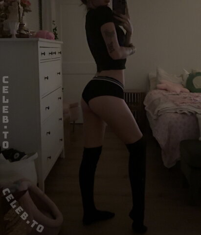 beebee nude photo 20