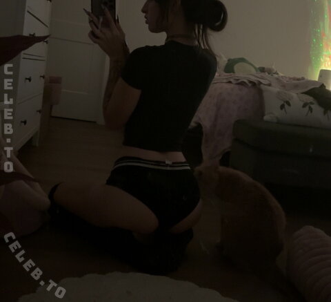 beebee nude photo 11