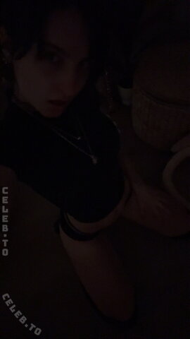 beebee nude photo 9
