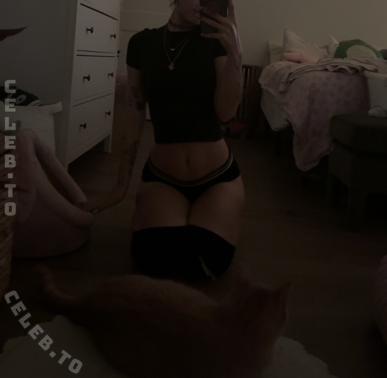 beebee nude photo 11