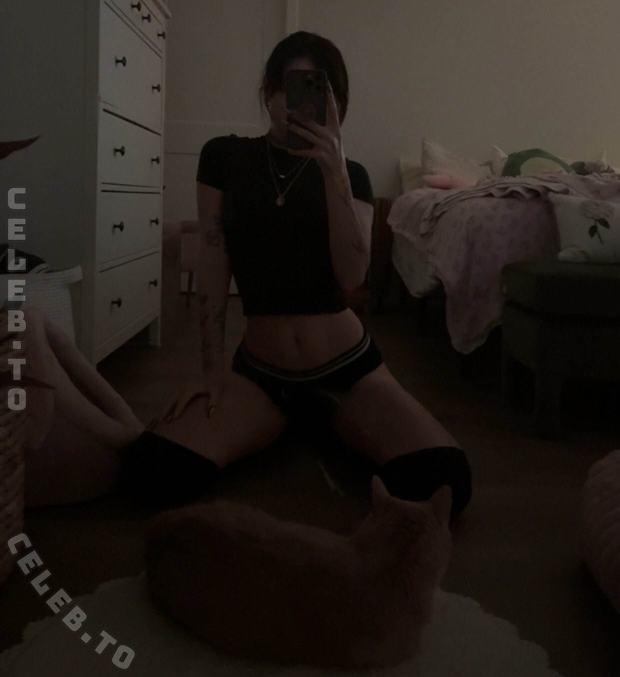 beebee nude photo 14