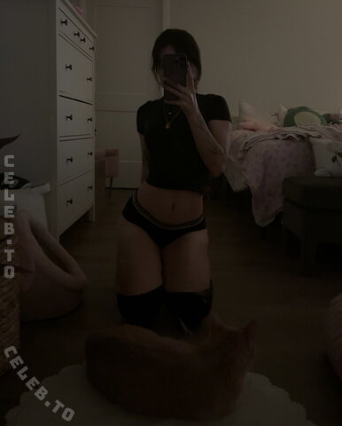 beebee nude photo 3