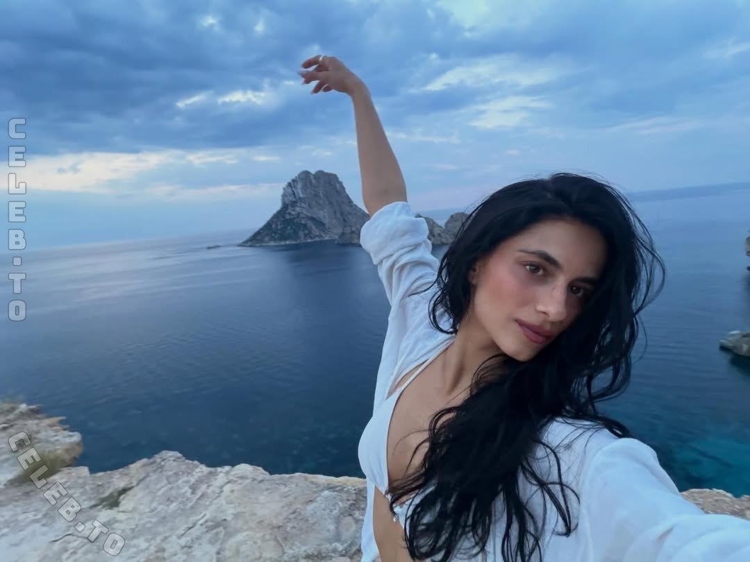 Begoña Vargas nude photo 9