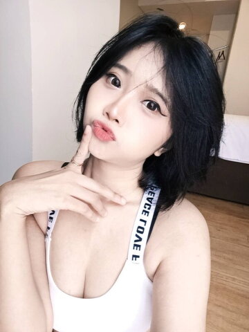 Bell Dandy nude photo 3