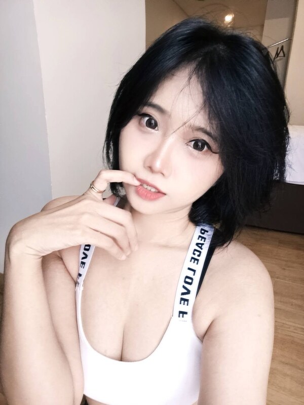 Bell Dandy nude photo 4