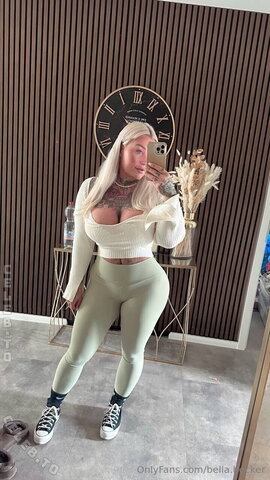 Bella Becker Sexy (3 photos)