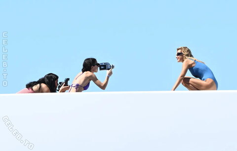 Bella Hadid photo 6