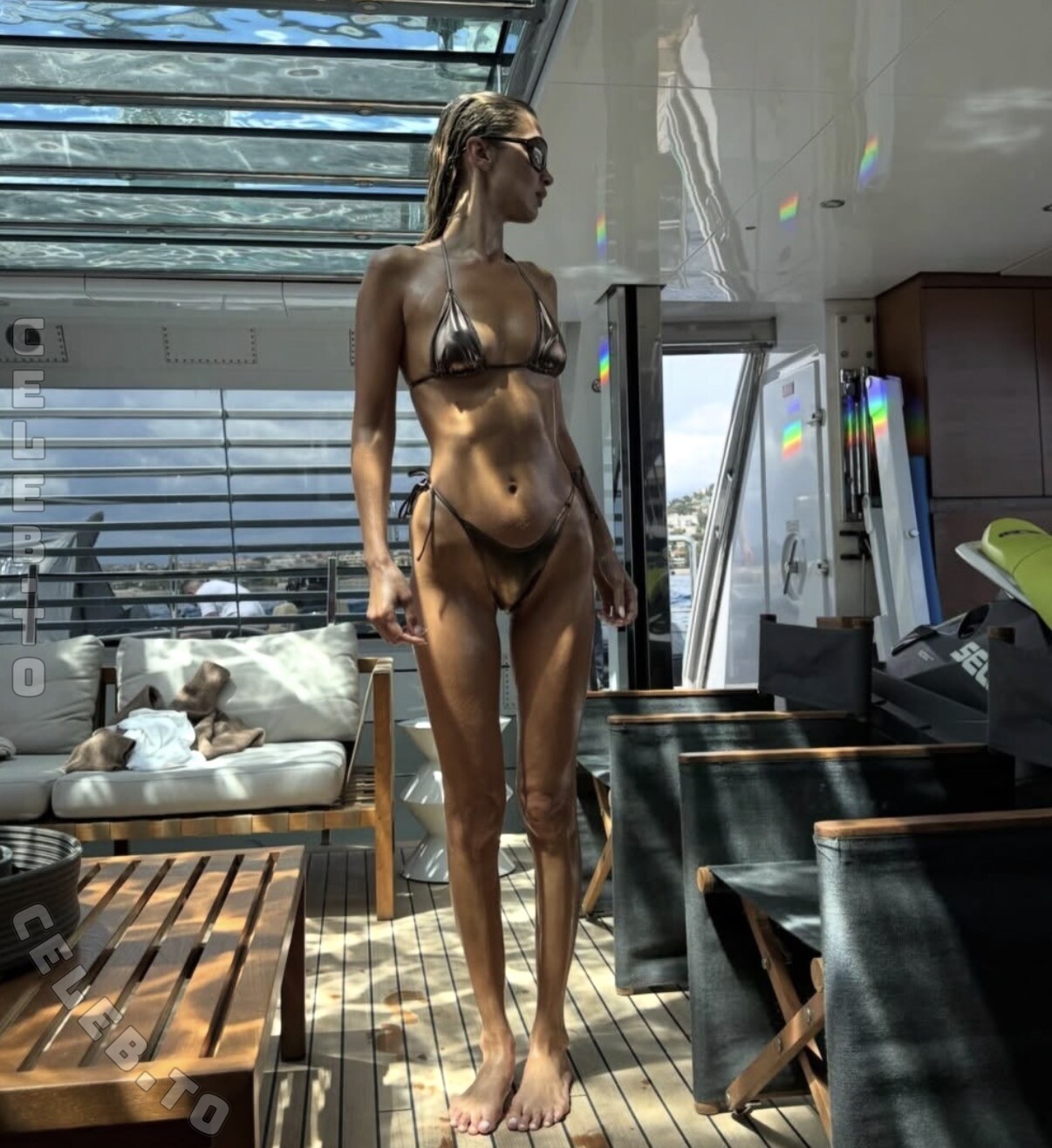 Bella Hadid nude photo 10