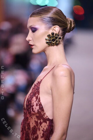 Bella Hadid photo 2