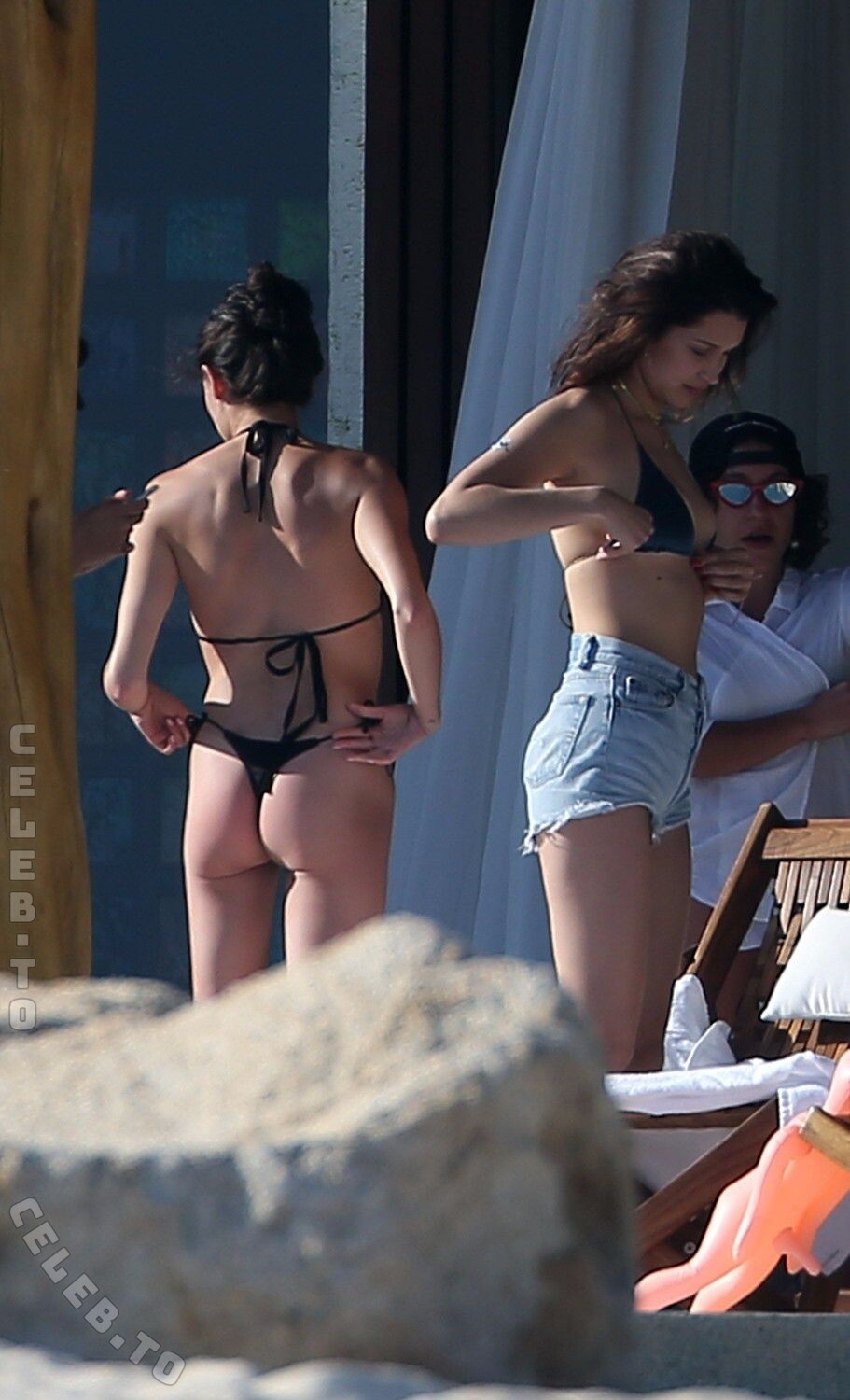 Bella Hadid nude photo 15