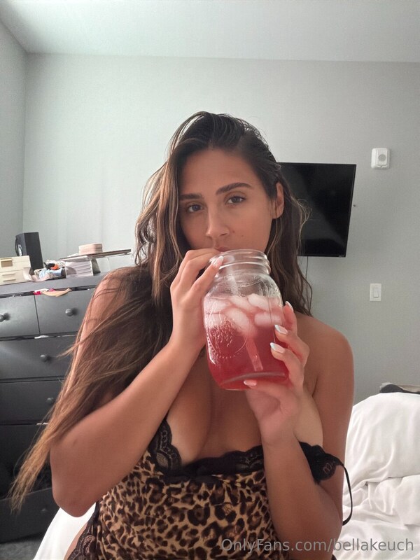 bella keuch nude photo 15