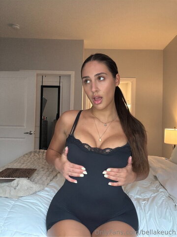 bella keuch nude photo 3