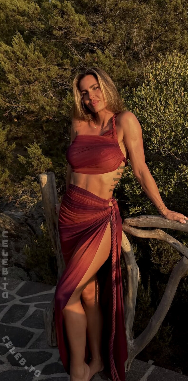 Bella Kraus nude photo 2