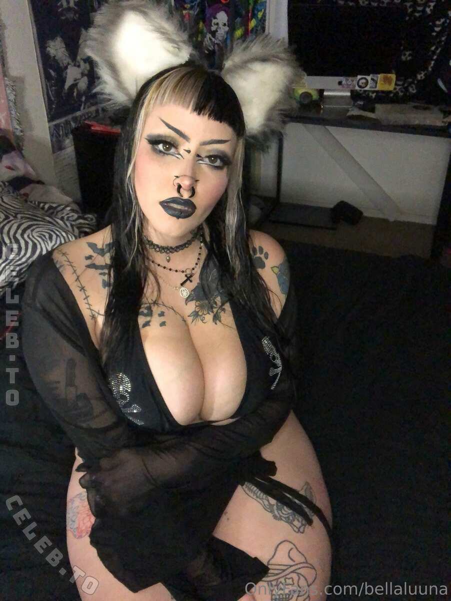 Bella Luna nude photo 5