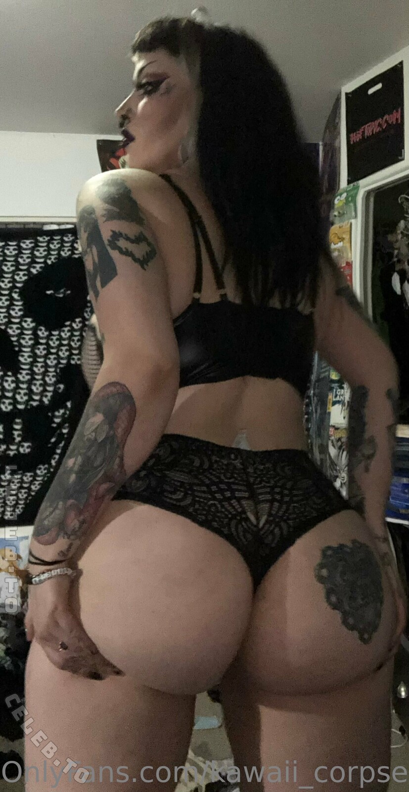 Bella Luna nude photo 3