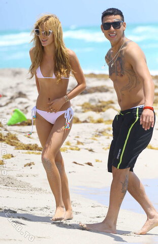 Bella Thorne nude photo 8