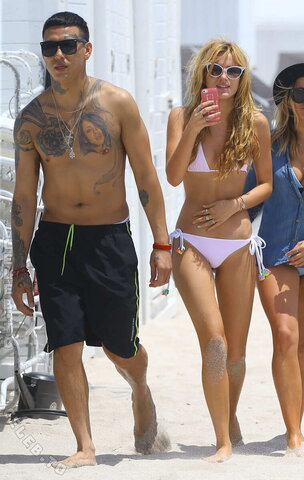 Bella Thorne nude photo 63