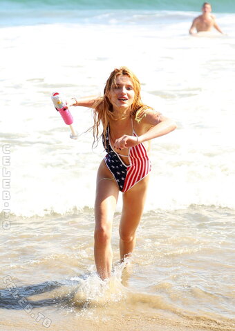 Bella Thorne nude photo 57