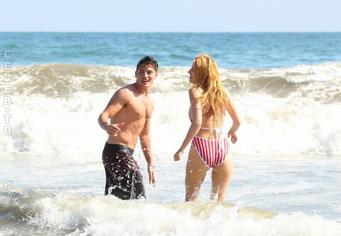 Bella Thorne nude photo 25