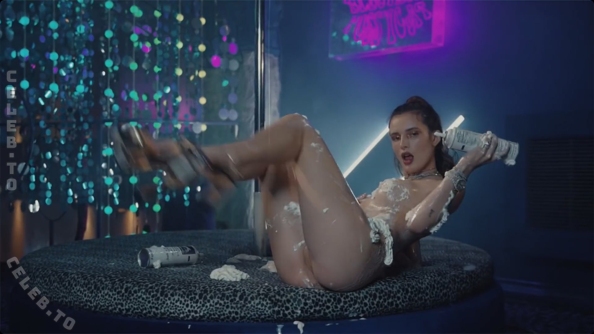 Bella Thorne nude photo 4