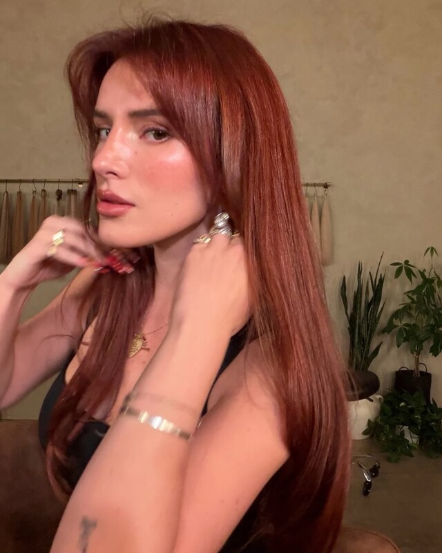 Bella Thorne nude photo 4
