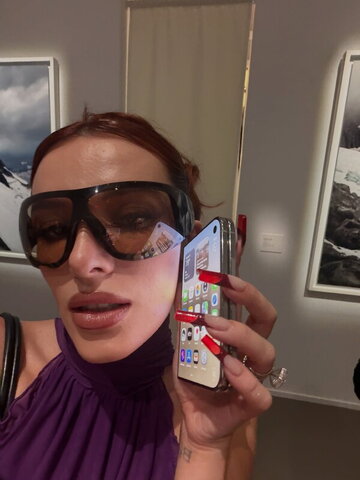 Bella Thorne nude photo 1