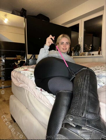 Bellablondofficial nude photo 23