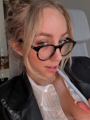 Bellaraee nude photo 32