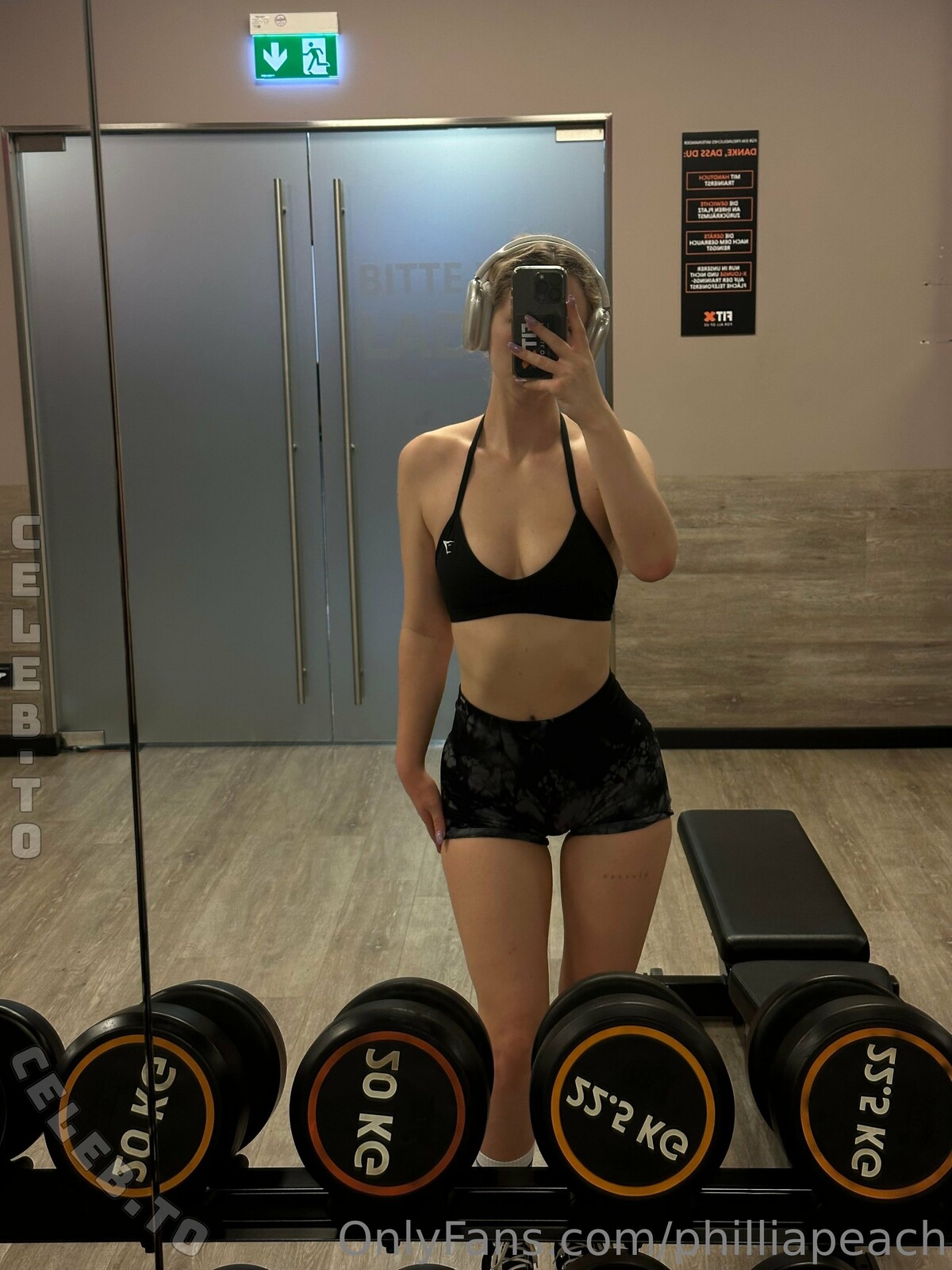 Bellaraee nude photo 2