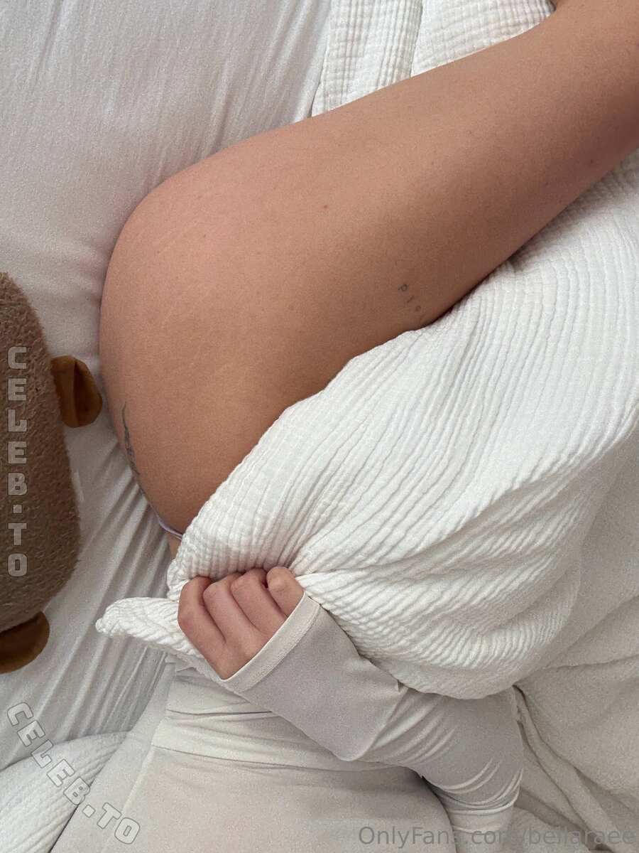 Bellaraee nude photo 6