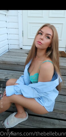 Belle bunny nude photo 32