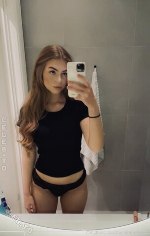 Belle bunny nude photo 196