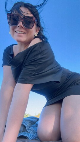 Benhumea nude photo 2