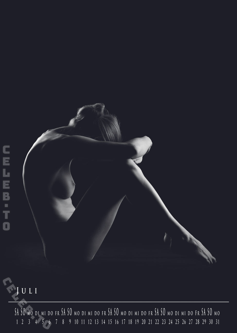 Bergretterinnen-Kalender nude photo 6